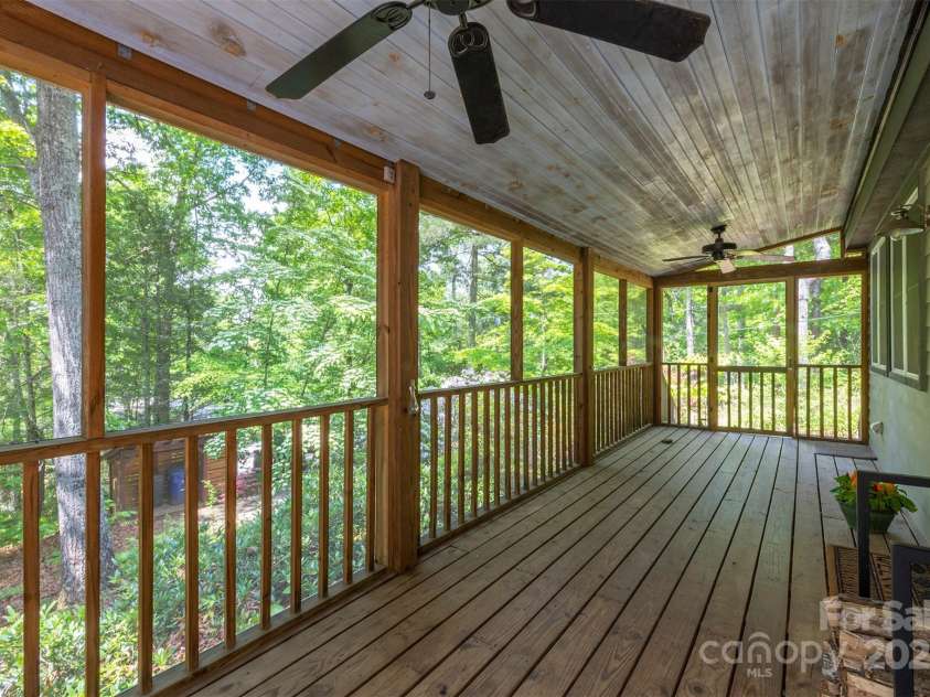 7 Western View Street, Black Mountain, NC 28711.  MLS# CAR4258093, YatesRealty ID 23308. 