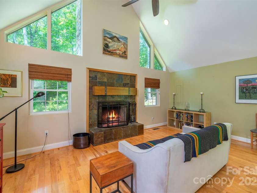 7 Western View Street, Black Mountain, NC 28711.  MLS# CAR4258093, YatesRealty ID 23308. 