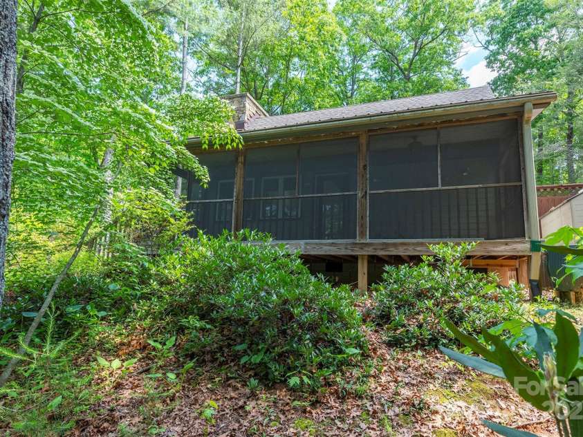 7 Western View Street, Black Mountain, NC 28711.  MLS# CAR4258093, YatesRealty ID 23308. 