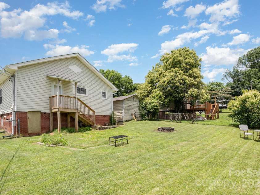 380 Woodlawn Avenue, Cramerton, NC 28032.  MLS# CAR4260677, YatesRealty ID 23309. 