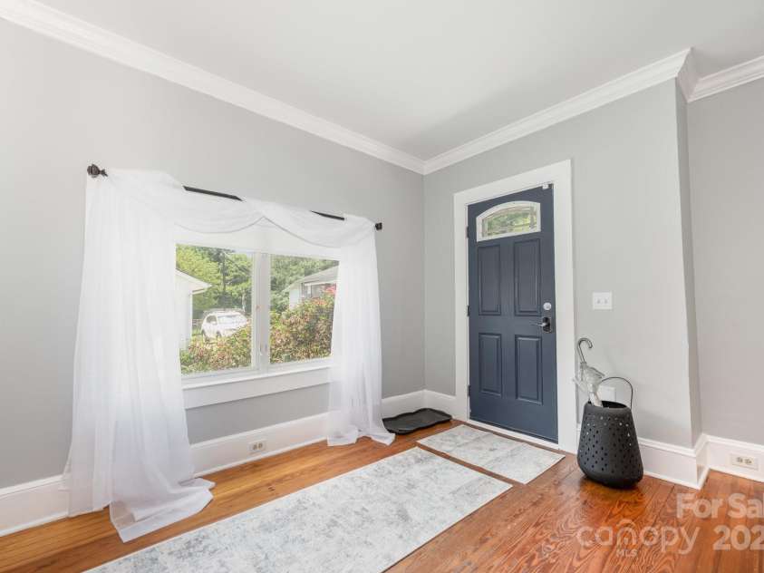 380 Woodlawn Avenue, Cramerton, NC 28032.  MLS# CAR4260677, YatesRealty ID 23309. 