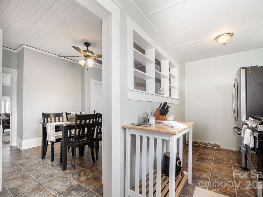 380 Woodlawn Avenue, Cramerton, NC 28032.  MLS# CAR4260677, YatesRealty ID 23309. 