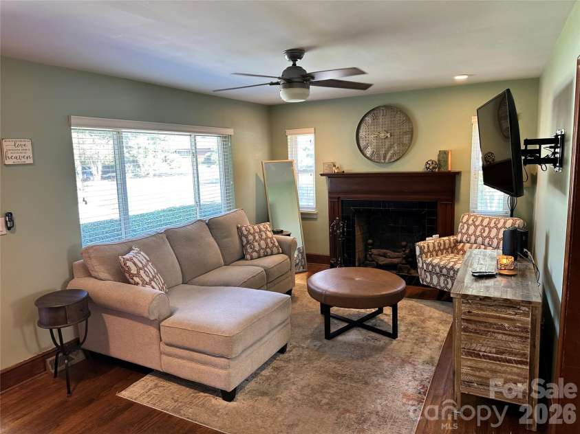 600 Cama Street, Charlotte, NC 28217.  MLS# CAR4403956, YatesRealty ID 23309. 