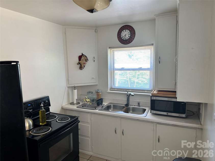 600 Cama Street, Charlotte, NC 28217.  MLS# CAR4403956, YatesRealty ID 23309. 