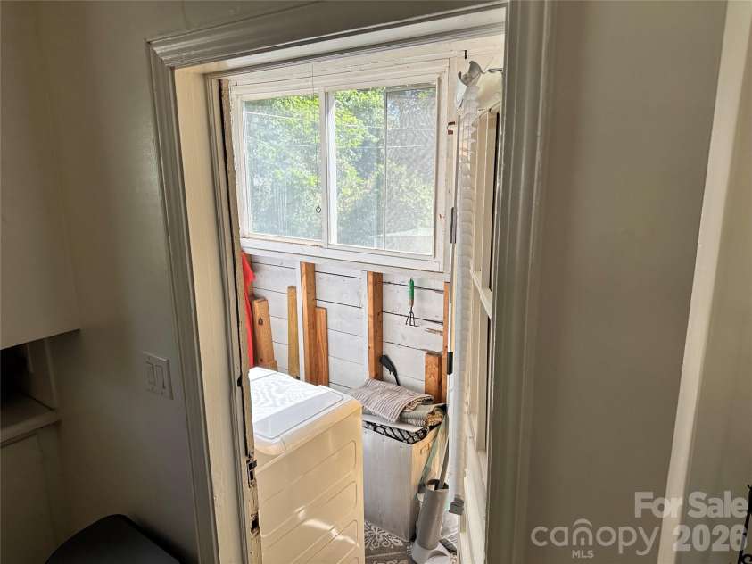 600 Cama Street, Charlotte, NC 28217.  MLS# CAR4403956, YatesRealty ID 23309. 