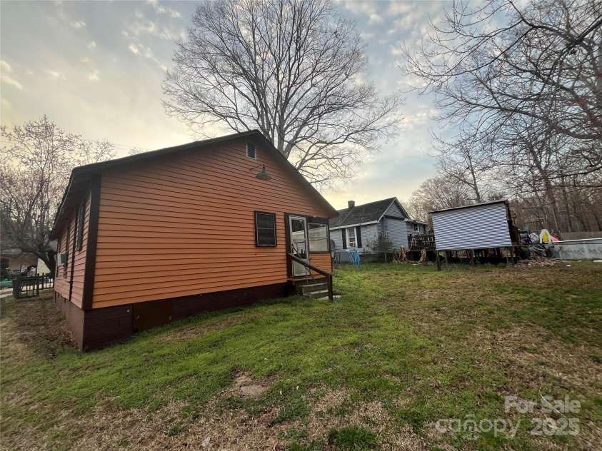 1128 Rosehill Drive, Lincolnton, NC 28092.  MLS# CAR4235237, YatesRealty ID 2331. 