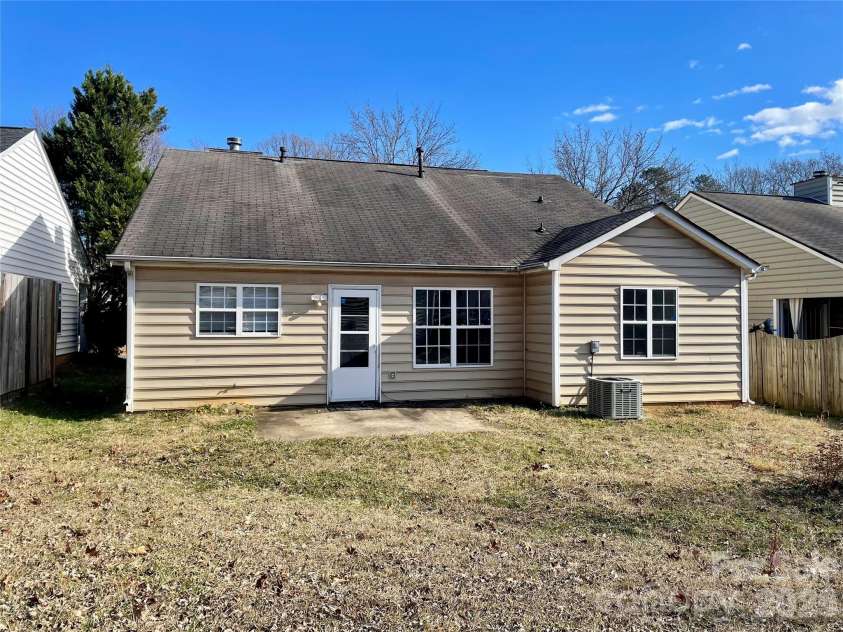 12151 Brownestone View Drive, Charlotte, NC 28269.  MLS# CAR4336952, YatesRealty ID 2331. 