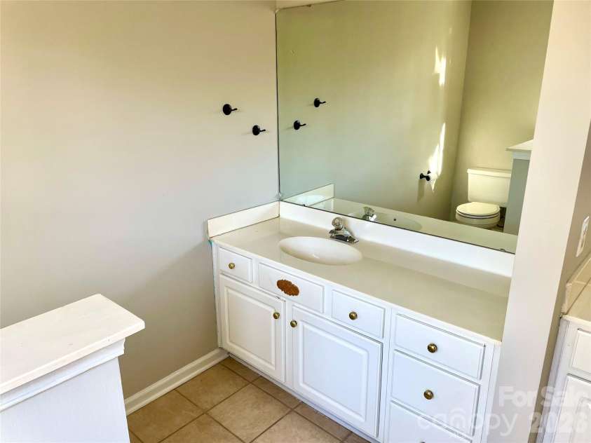 12151 Brownestone View Drive, Charlotte, NC 28269.  MLS# CAR4336952, YatesRealty ID 2331. 