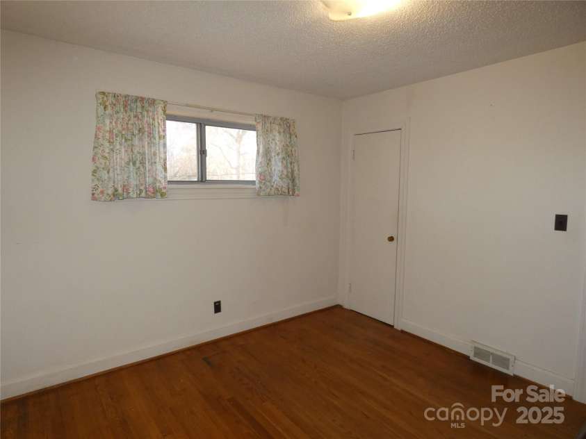 150 Fonda Road, Statesville, NC 28677.  MLS# CAR4321671, YatesRealty ID 2331. Bedroom 2