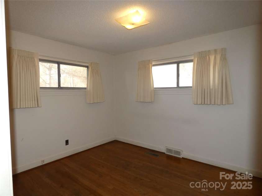 150 Fonda Road, Statesville, NC 28677.  MLS# CAR4321671, YatesRealty ID 2331. Bedroom 3