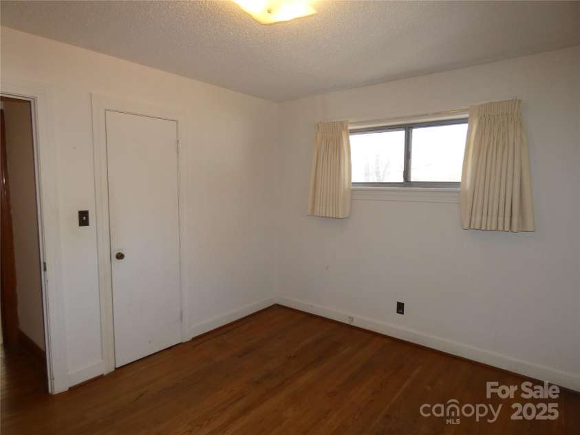 150 Fonda Road, Statesville, NC 28677.  MLS# CAR4321671, YatesRealty ID 2331. Bedroom 3