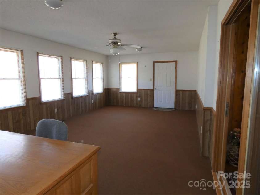 150 Fonda Road, Statesville, NC 28677.  MLS# CAR4321671, YatesRealty ID 2331. Den/Sunroom