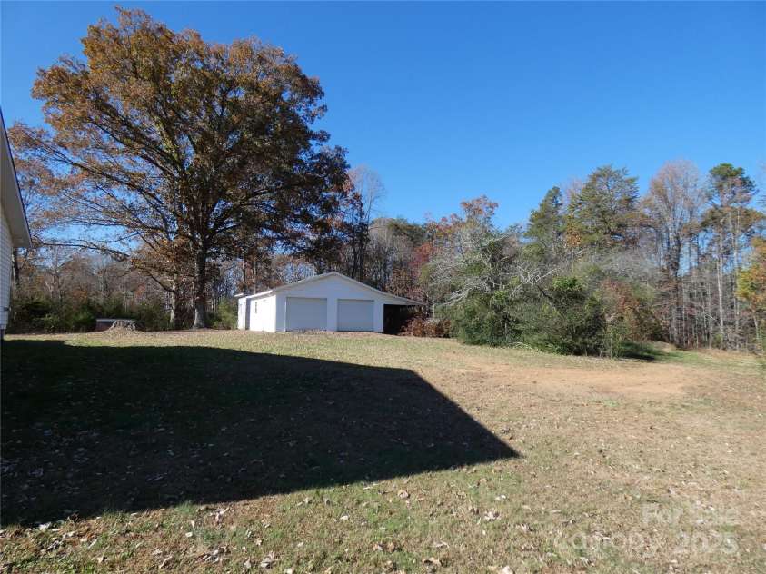 150 Fonda Road, Statesville, NC 28677.  MLS# CAR4321671, YatesRealty ID 2331. Detached Double Garage