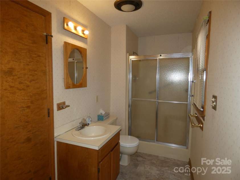 150 Fonda Road, Statesville, NC 28677.  MLS# CAR4321671, YatesRealty ID 2331. Full Bath & Laundry