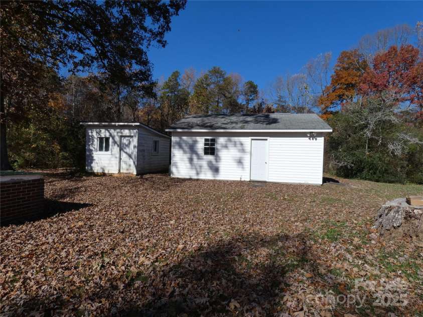 150 Fonda Road, Statesville, NC 28677.  MLS# CAR4321671, YatesRealty ID 2331. Garage & Outbuilding