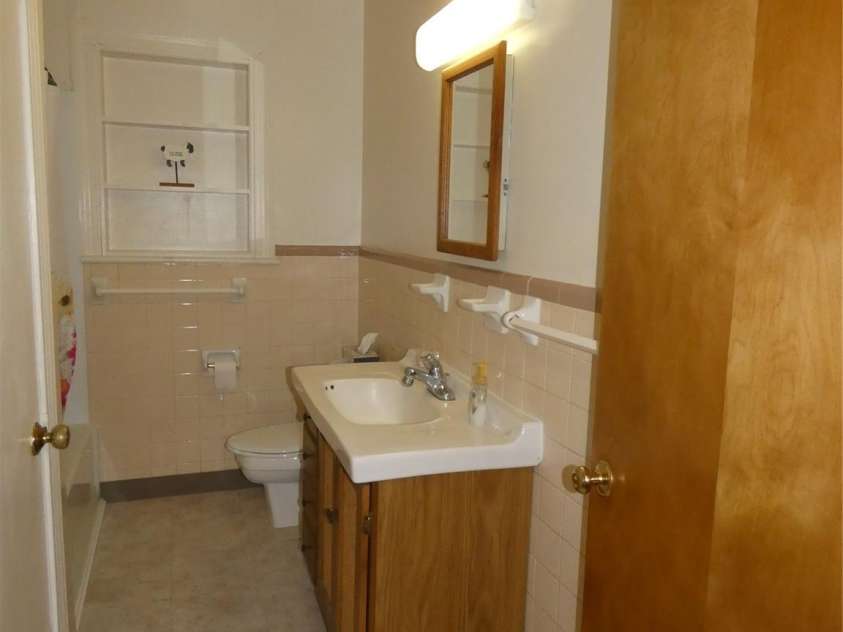 150 Fonda Road, Statesville, NC 28677.  MLS# CAR4321671, YatesRealty ID 2331. Hall Bathroom