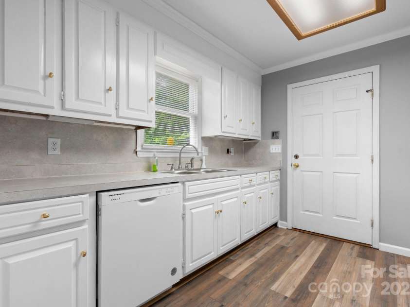133 Solar Drive, Hudson, NC 28638.  MLS# CAR4258384, YatesRealty ID 23310. 