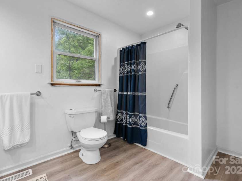 133 Solar Drive, Hudson, NC 28638.  MLS# CAR4258384, YatesRealty ID 23310. 