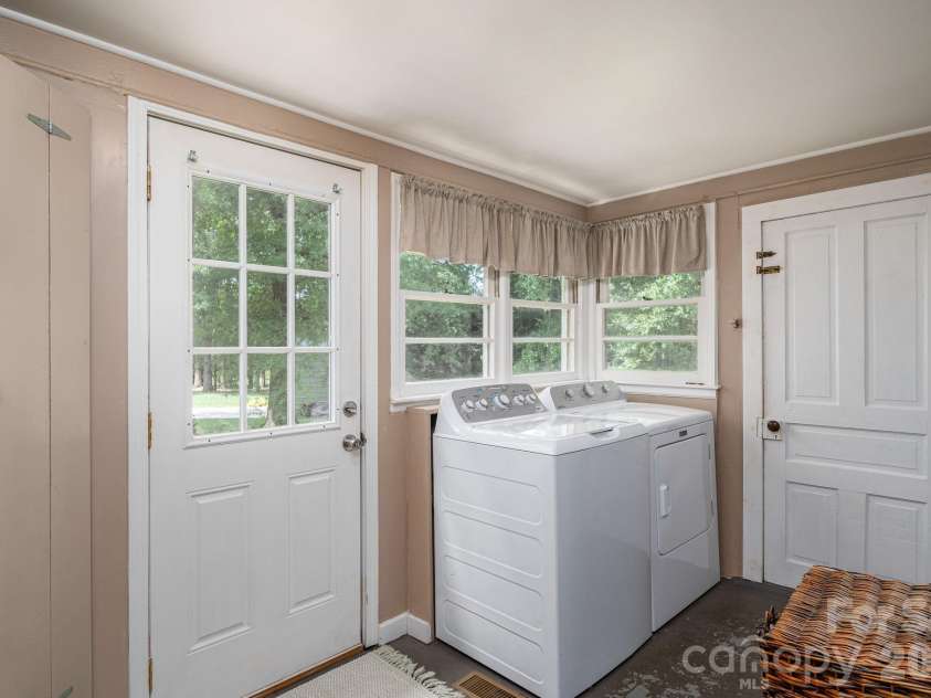 306 Old Post Road, Cherryville, NC 28021.  MLS# CAR4379652, YatesRealty ID 23310. 