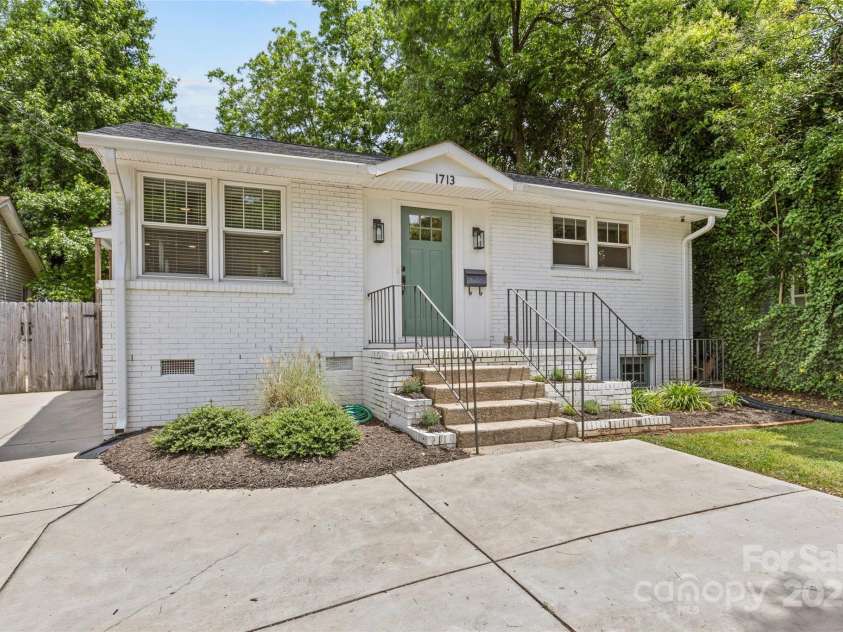 1713 Shamrock Drive, Charlotte, NC 28205.  MLS# CAR4265111, YatesRealty ID 23311. 