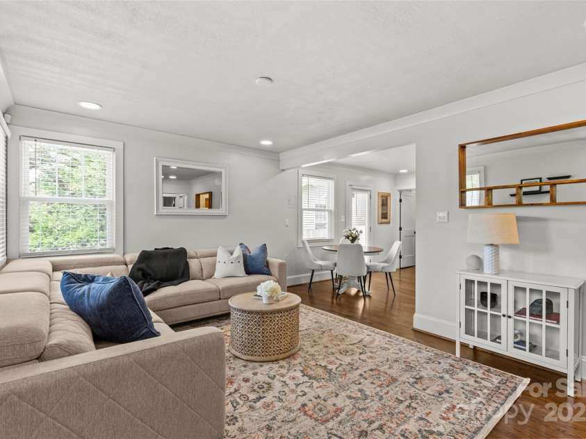 1713 Shamrock Drive, Charlotte, NC 28205.  MLS# CAR4265111, YatesRealty ID 23311. 