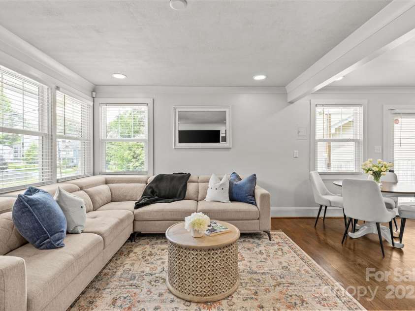 1713 Shamrock Drive, Charlotte, NC 28205.  MLS# CAR4265111, YatesRealty ID 23311. 