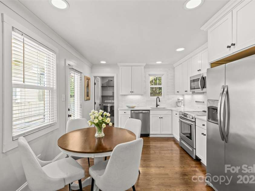 1713 Shamrock Drive, Charlotte, NC 28205.  MLS# CAR4265111, YatesRealty ID 23311. 