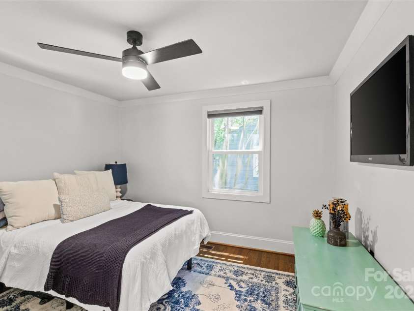 1713 Shamrock Drive, Charlotte, NC 28205.  MLS# CAR4265111, YatesRealty ID 23311. 