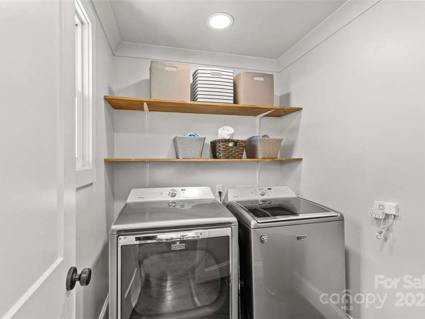 1713 Shamrock Drive, Charlotte, NC 28205.  MLS# CAR4265111, YatesRealty ID 23311. 