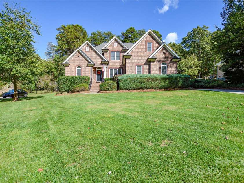 3640 Maple Brook Drive, Denver, NC 28037.  MLS# CAR4304880, YatesRealty ID 23311. 