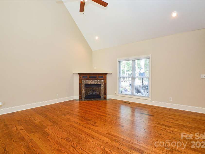 3640 Maple Brook Drive, Denver, NC 28037.  MLS# CAR4304880, YatesRealty ID 23311. 