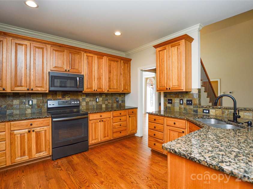 3640 Maple Brook Drive, Denver, NC 28037.  MLS# CAR4304880, YatesRealty ID 23311. 