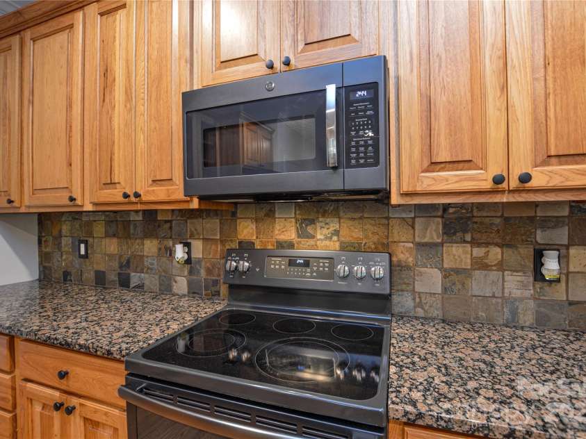 3640 Maple Brook Drive, Denver, NC 28037.  MLS# CAR4304880, YatesRealty ID 23311. 