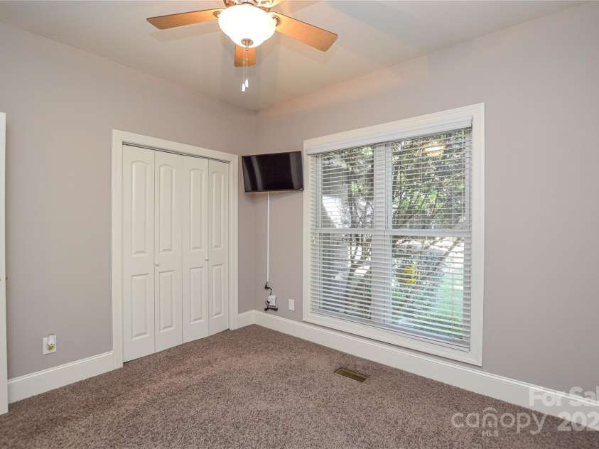3640 Maple Brook Drive, Denver, NC 28037.  MLS# CAR4304880, YatesRealty ID 23311. 