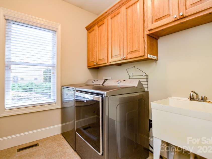 3640 Maple Brook Drive, Denver, NC 28037.  MLS# CAR4304880, YatesRealty ID 23311. 