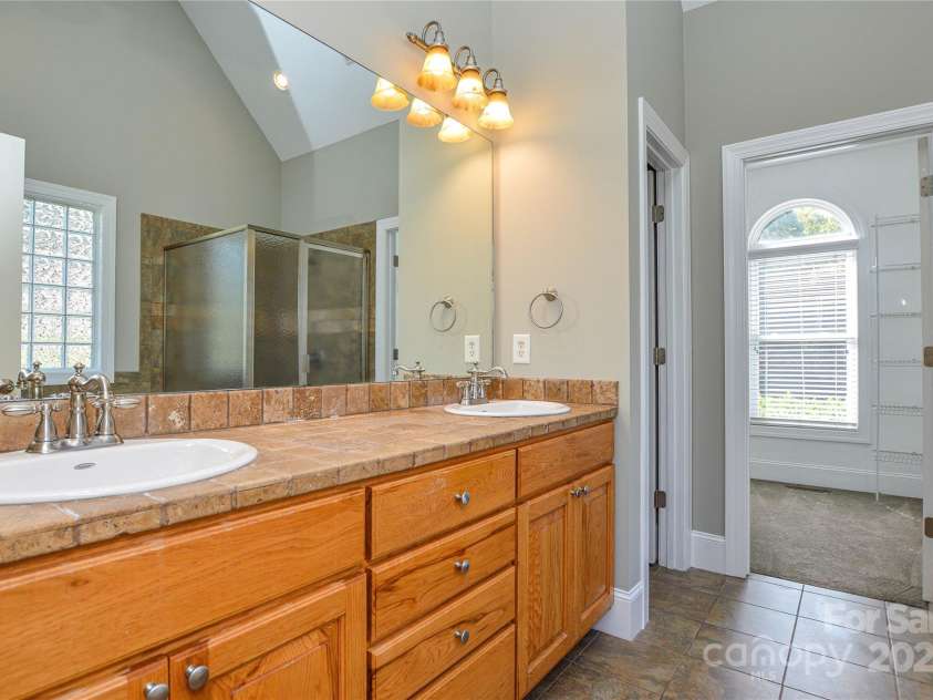 3640 Maple Brook Drive, Denver, NC 28037.  MLS# CAR4304880, YatesRealty ID 23311. 