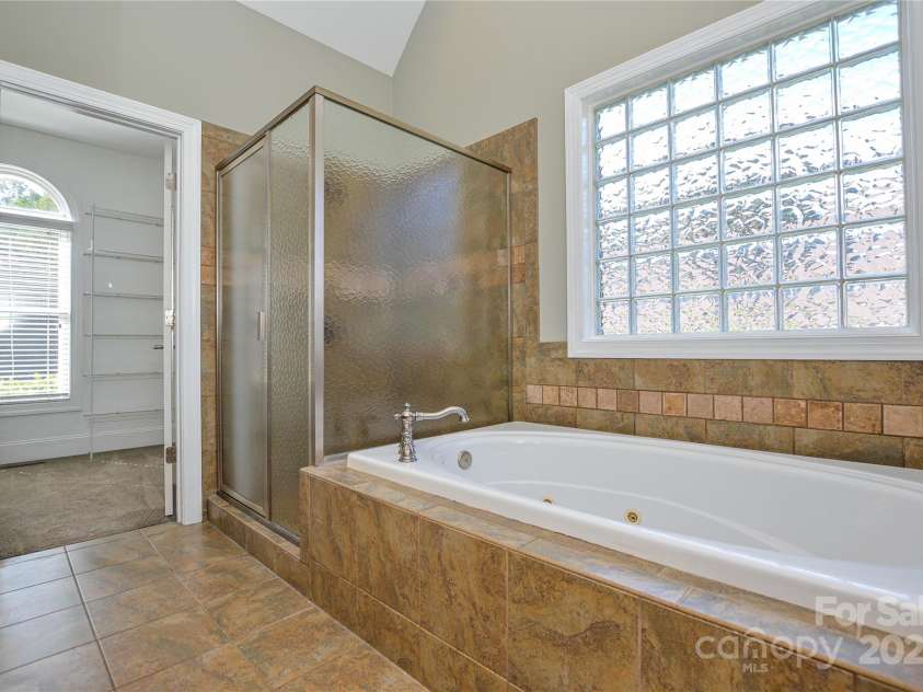 3640 Maple Brook Drive, Denver, NC 28037.  MLS# CAR4304880, YatesRealty ID 23311. 