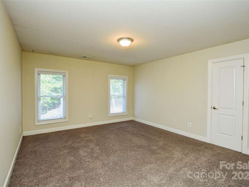 3640 Maple Brook Drive, Denver, NC 28037.  MLS# CAR4304880, YatesRealty ID 23311. 