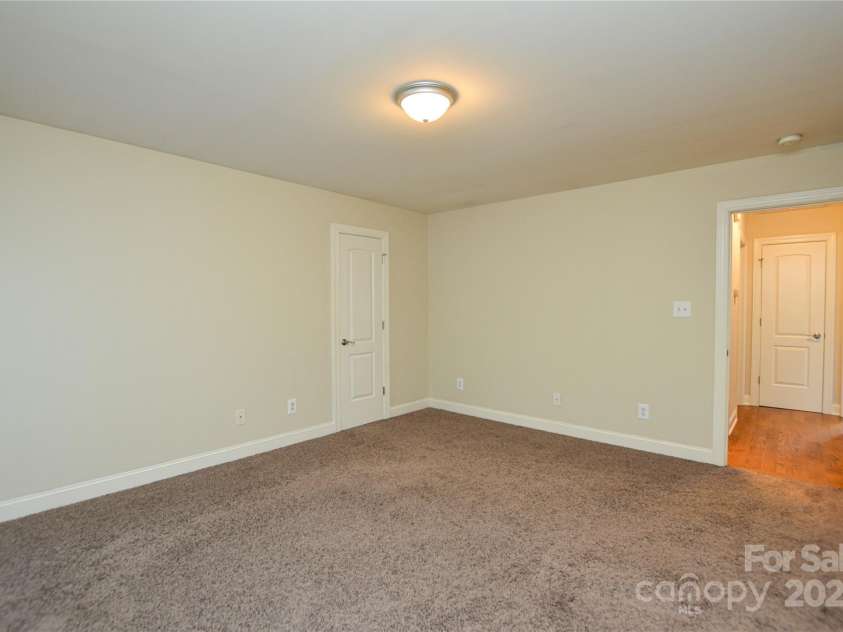 3640 Maple Brook Drive, Denver, NC 28037.  MLS# CAR4304880, YatesRealty ID 23311. 