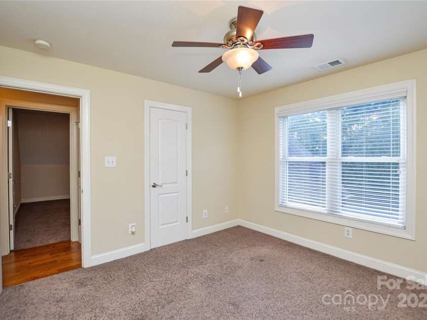 3640 Maple Brook Drive, Denver, NC 28037.  MLS# CAR4304880, YatesRealty ID 23311. 
