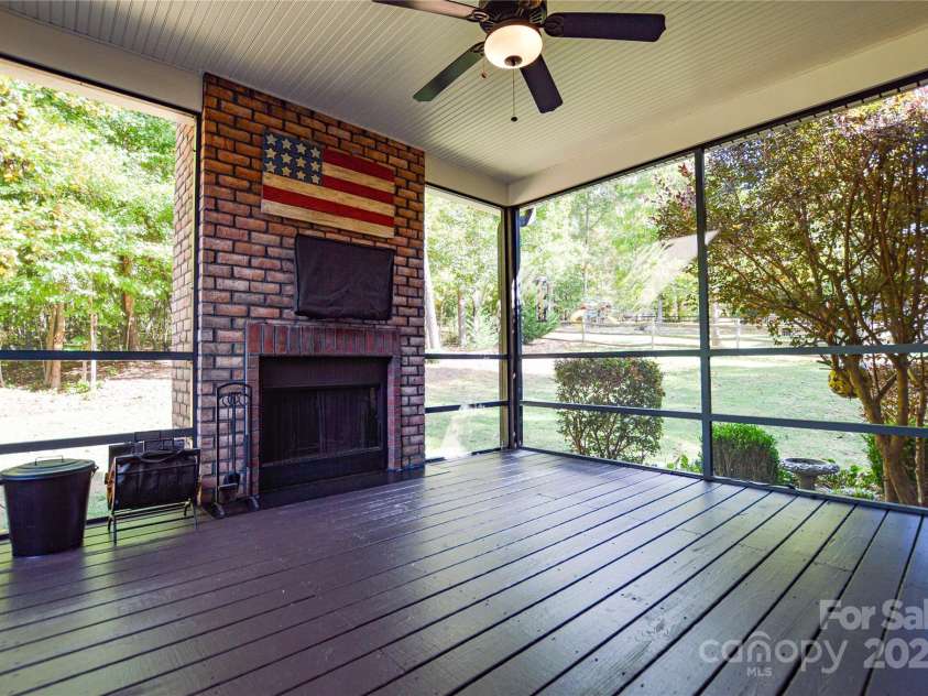 3640 Maple Brook Drive, Denver, NC 28037.  MLS# CAR4304880, YatesRealty ID 23311. 