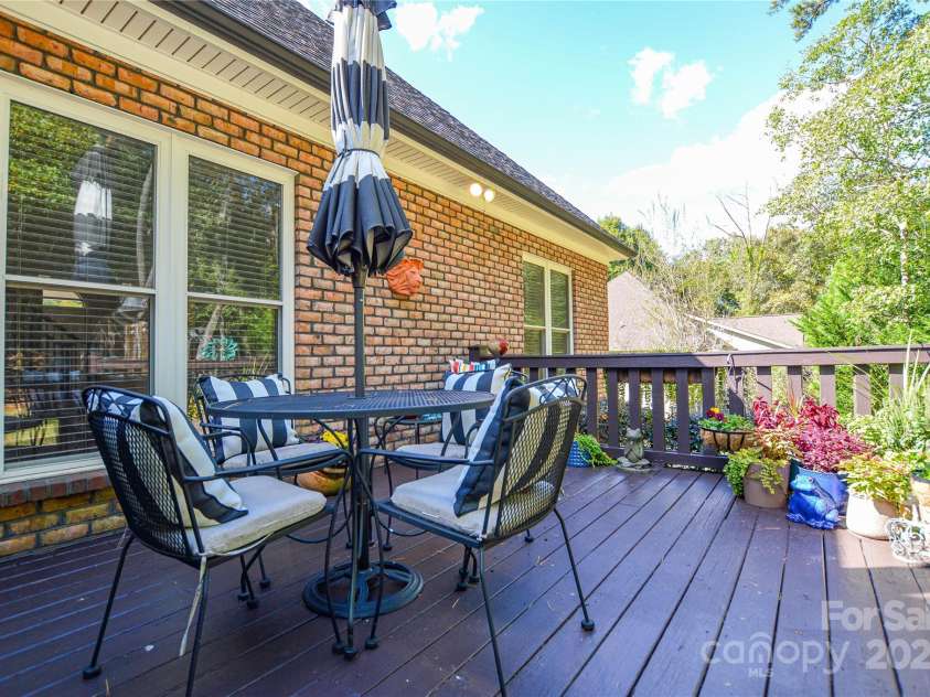 3640 Maple Brook Drive, Denver, NC 28037.  MLS# CAR4304880, YatesRealty ID 23311. 
