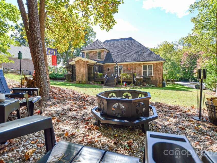 3640 Maple Brook Drive, Denver, NC 28037.  MLS# CAR4304880, YatesRealty ID 23311. 