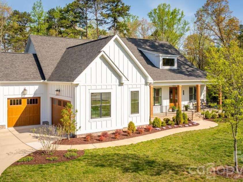 2411 Callaghan Court, Landis, NC 28088.  MLS# CAR4363172, YatesRealty ID 23312. 