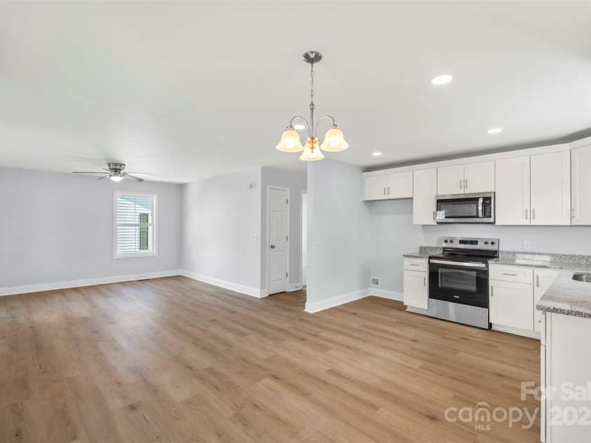 17 Arlington Street, Salisbury, NC 28144.  MLS# CAR4206284, YatesRealty ID 23313. 