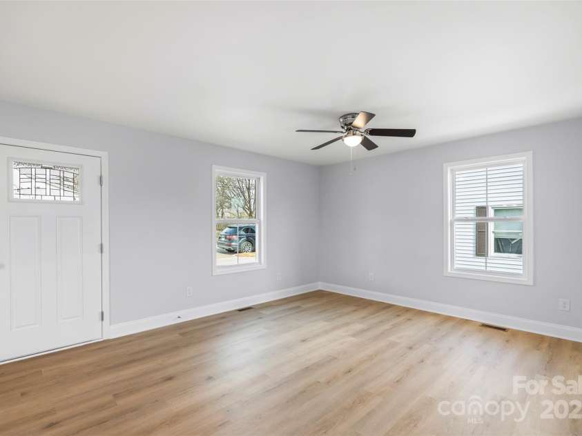 17 Arlington Street, Salisbury, NC 28144.  MLS# CAR4206284, YatesRealty ID 23313. 