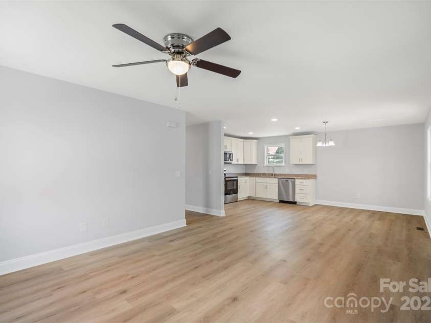 17 Arlington Street, Salisbury, NC 28144.  MLS# CAR4206284, YatesRealty ID 23313. 