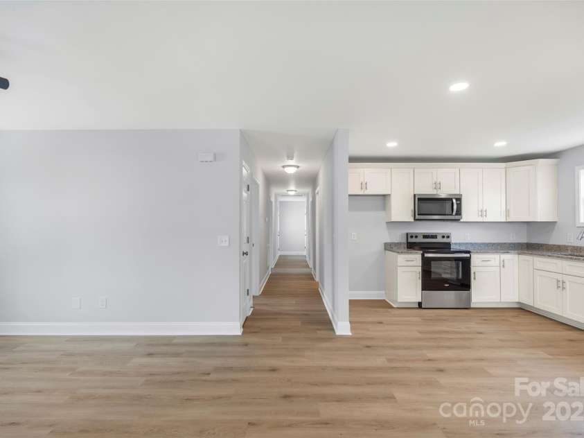 17 Arlington Street, Salisbury, NC 28144.  MLS# CAR4206284, YatesRealty ID 23313. 