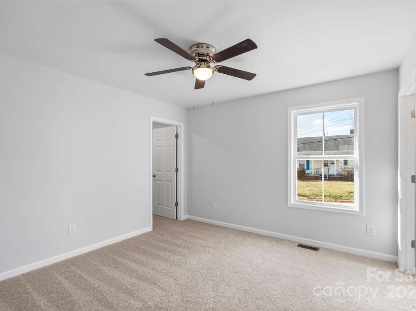 17 Arlington Street, Salisbury, NC 28144.  MLS# CAR4206284, YatesRealty ID 23313. 