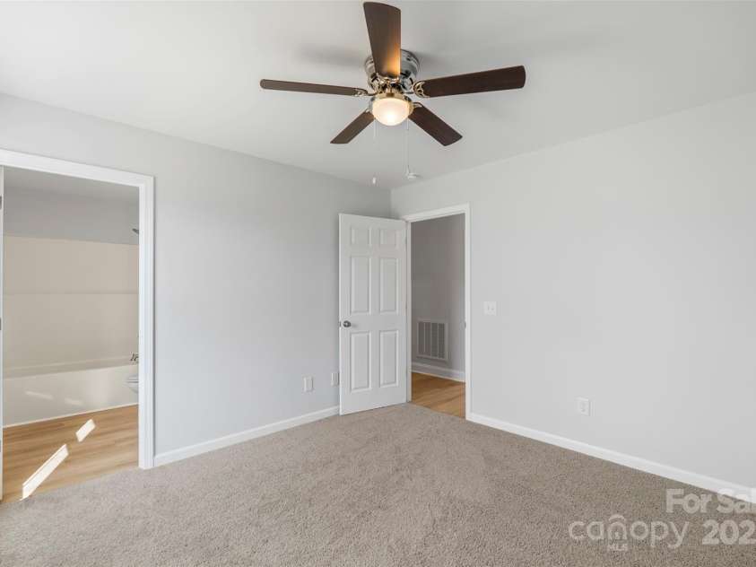 17 Arlington Street, Salisbury, NC 28144.  MLS# CAR4206284, YatesRealty ID 23313. 